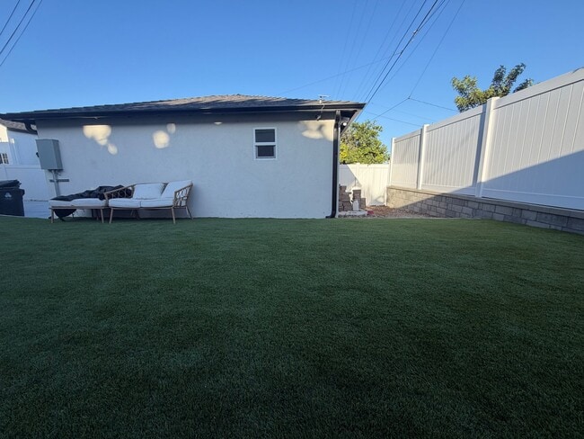 4258 W 58th Pl