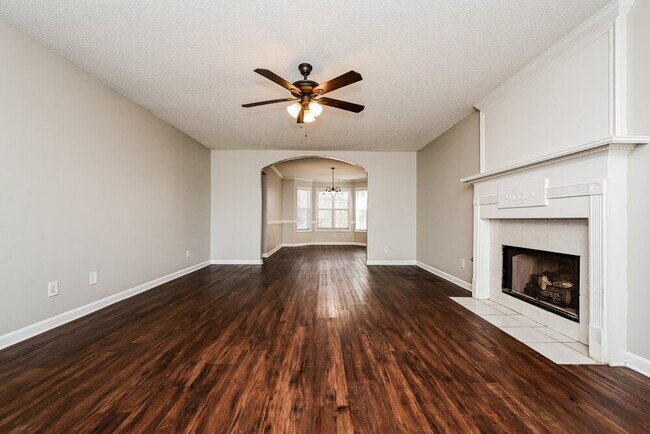 Photo - 315 Hunters Chase