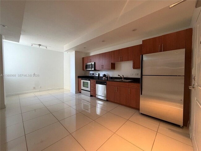 Building Photo - 111 E Flagler St Unit 606