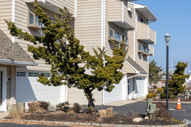 Photo - Chris Landing