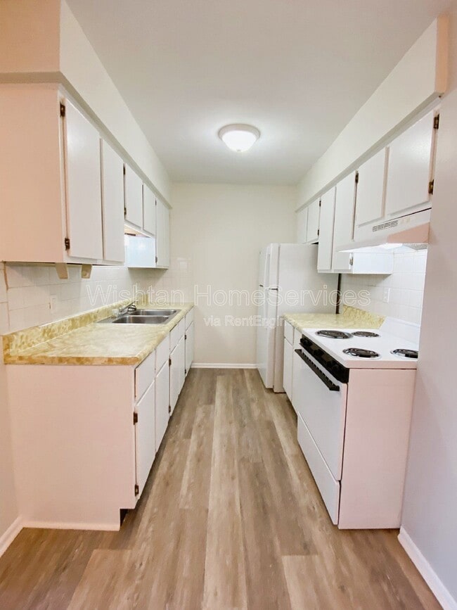 203 Charleston Blvd Unit 5