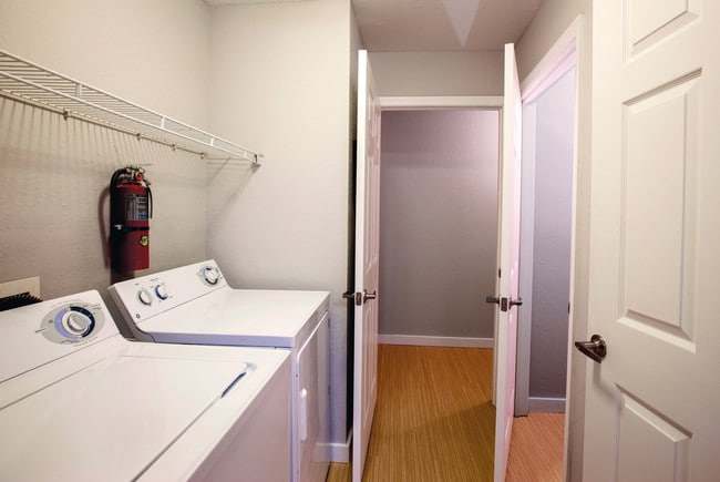 Washer/Dryer In-Unit & Personal Storage Closets
