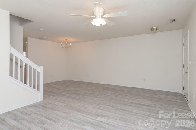 Photo - 110 Navigator Ct