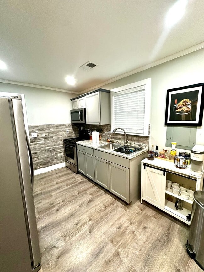 Photo - 920 N 6th St