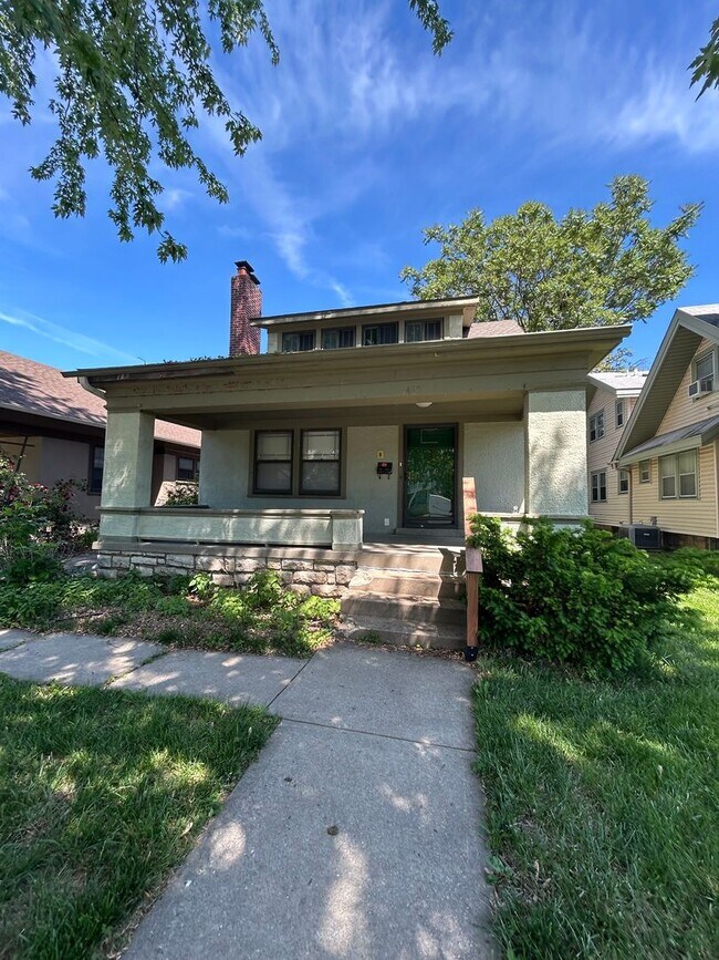 Charming 3-Bed Near UMKC – Hardwood Floors... - Charming 3-Bed Near UMKC – Hardwood Floors... Casa