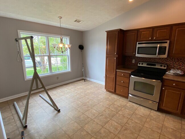 Photo - 4821 Wembley Way