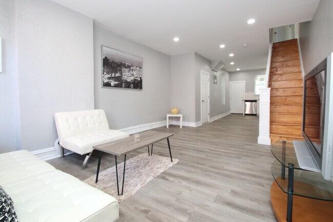 Photo - 1924 N Napa St