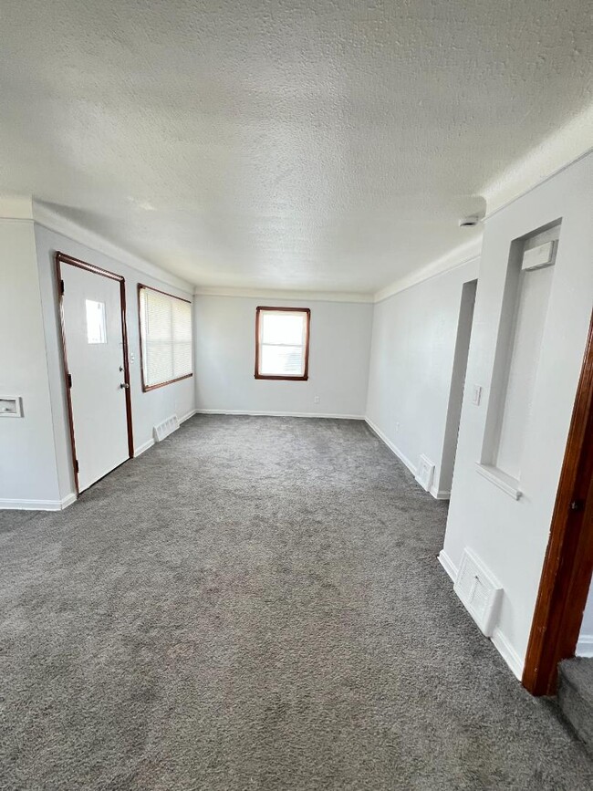 Photo - 15818 Maplewood Ave