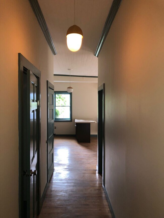 Photo - White Sulphur, LLC 171 Unidad Apt. B