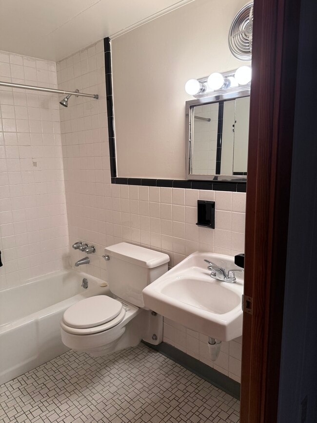 Photo - 437 College Ave Unit 3A