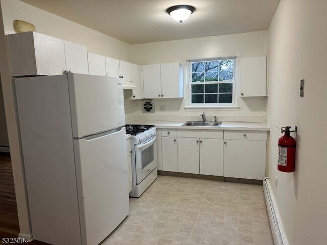 Photo - 320 South St Unidad E