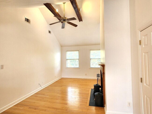 Photo - 2811 Arlington Blvd Unit 202