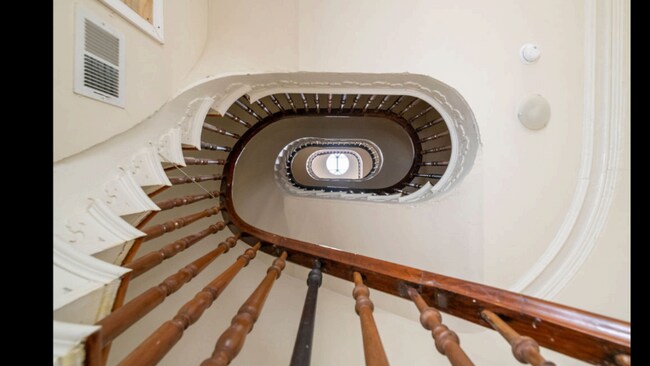 Photo - 32 E Preston St