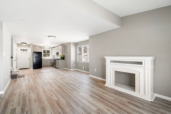 Living Room - 4A Emerald Dr