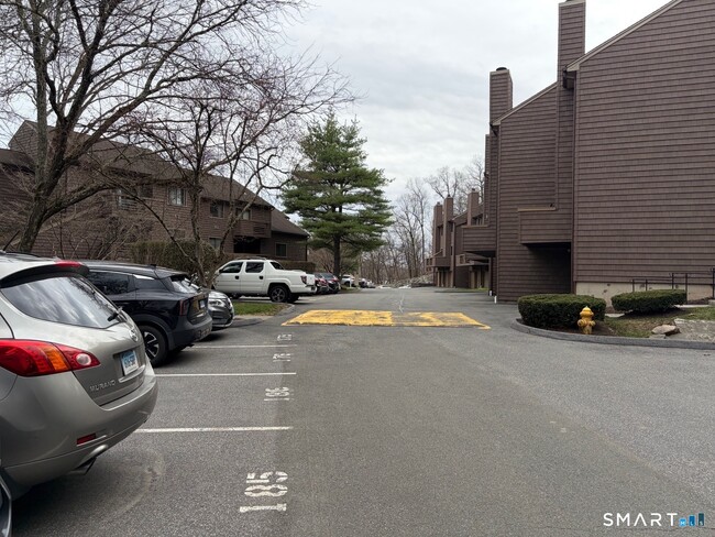 Photo - 166 Old Brookfield Rd Unit 20B1