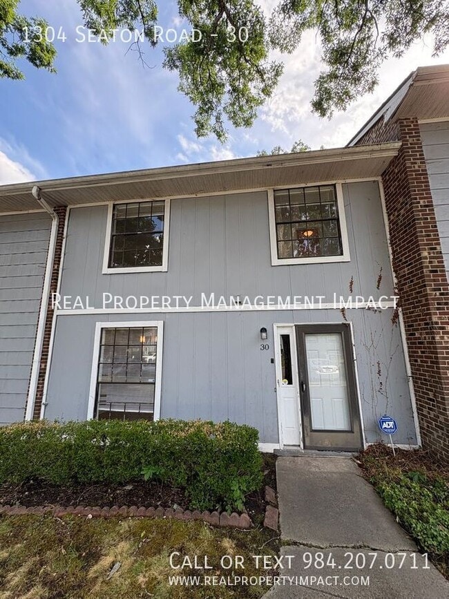 Photo - 1304 Seaton Rd