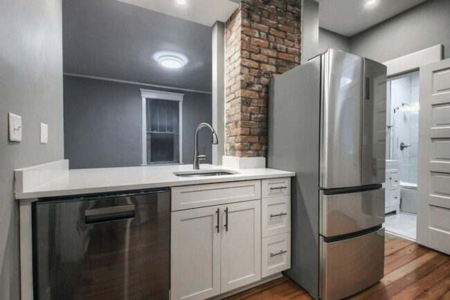 Photo - 2091 Summit St Unit 2091-2091.5