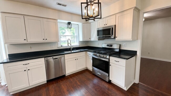 Photo - Spacious 4-Bedroom Cul-de-Sac Home with Fenced Yard!