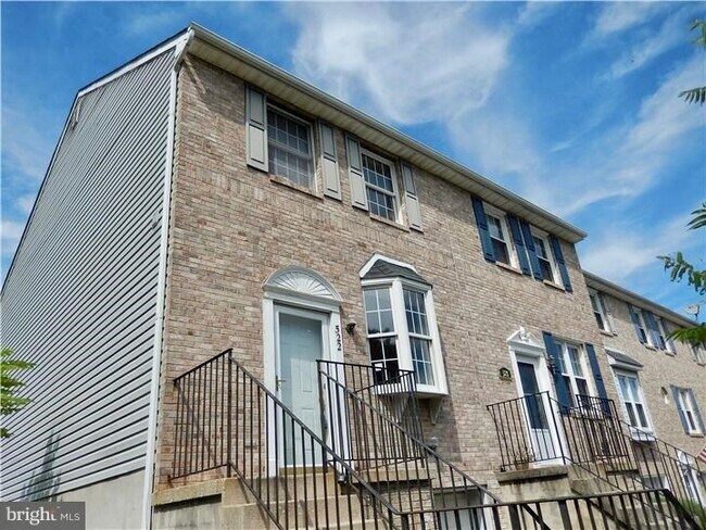 Photo - 522 Blacksmith Ln