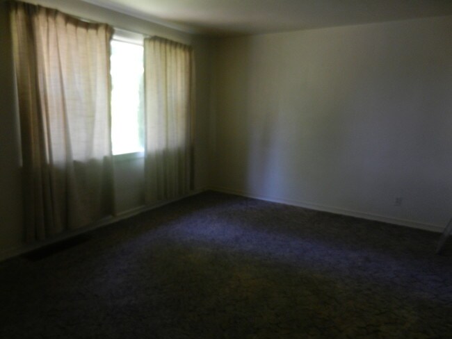 Sala de estar - 1626 Rood Avenue