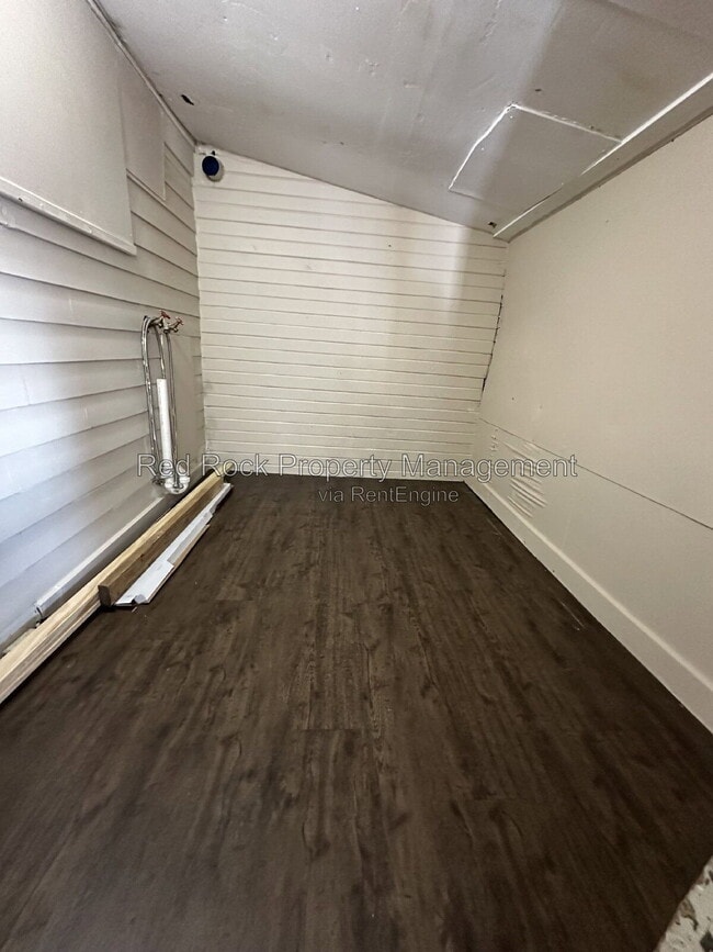 Photo - 171 1/2 Linn Street