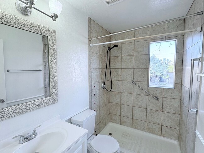 Photo - 3 Bed/2 Bath home with backyard and swimming pool!