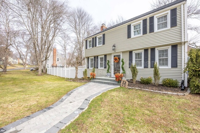 Photo - 4 Trotwood Dr