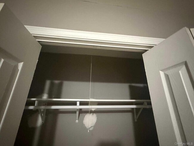 Photo - 726 E 83rd St