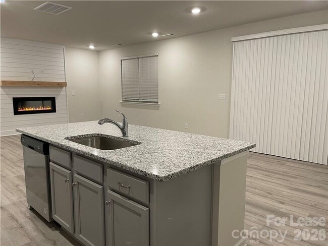 Photo - Available for immediate move in!