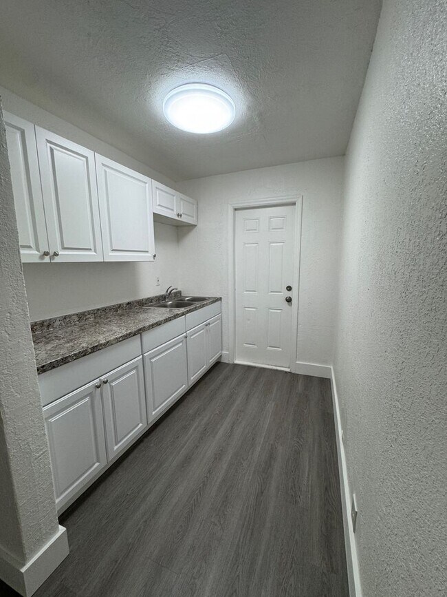 3041 Second Street