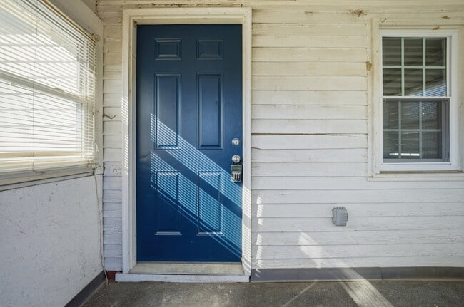 Photo - GORGEOUSLY REMODELED 2 BED HOUSE FOR RENT IN HAMPTON!