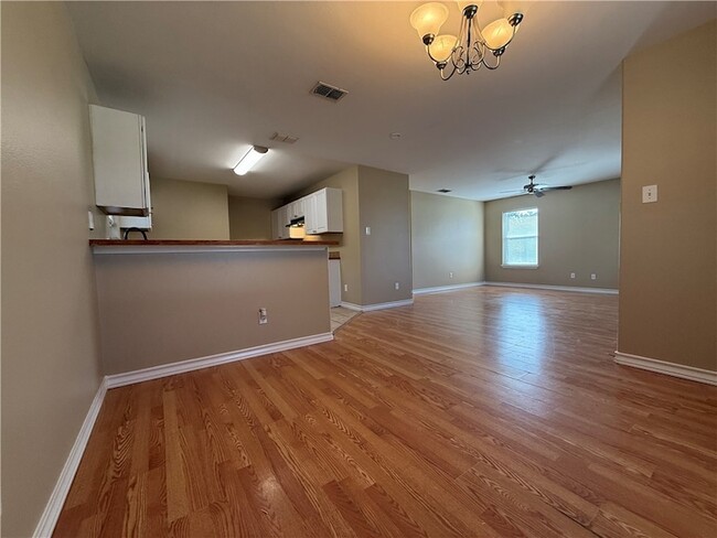 Photo - 512 Lakeside Dr