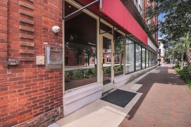 Photo - Stunning Corner Loft in the Heart of Historic Downtown Savannah