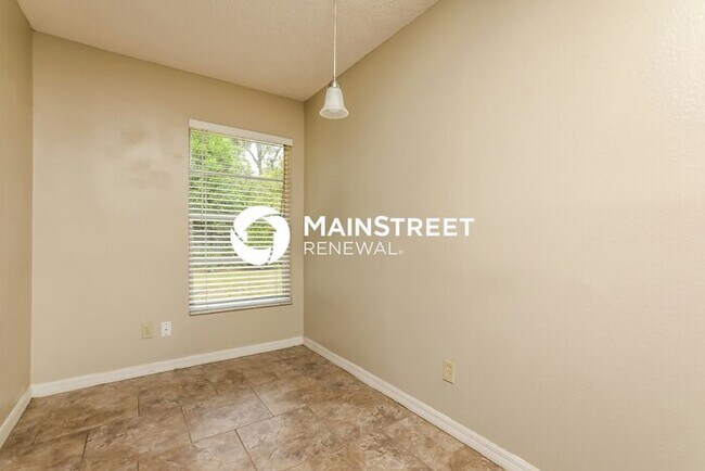 Photo - 4 Bedroom Pet-Friendly Home in Orange City...