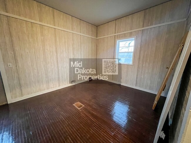 Photo - 523 W 2nd- 3 bedroom house