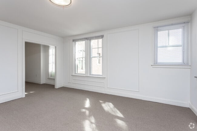 1BR, 1BA - 676 SF - Commonwealth