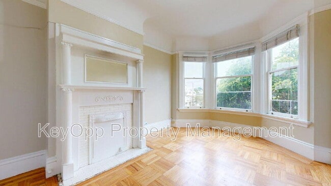 Photo - 1112 Lake St