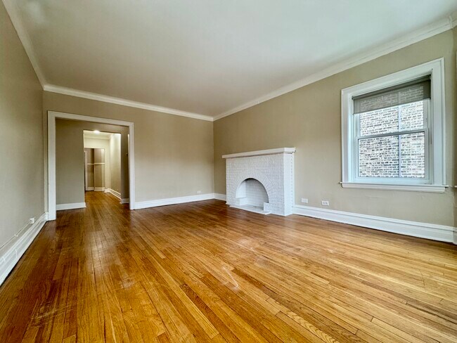 Living Room / Family Room - 4831 W Roscoe St Unit 2