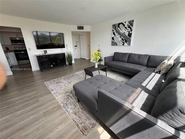Photo - 1301 NE Miami Gardens Dr Unit 405W