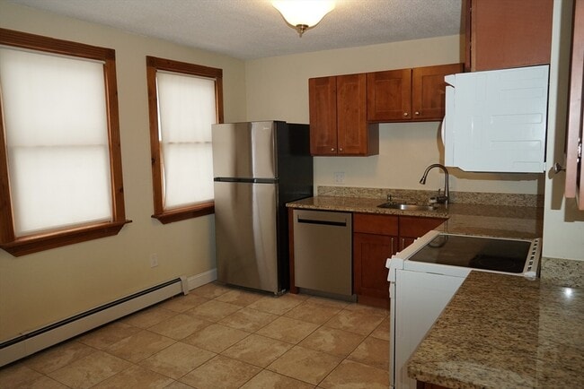 Photo - 61 Plain St Unit 1R