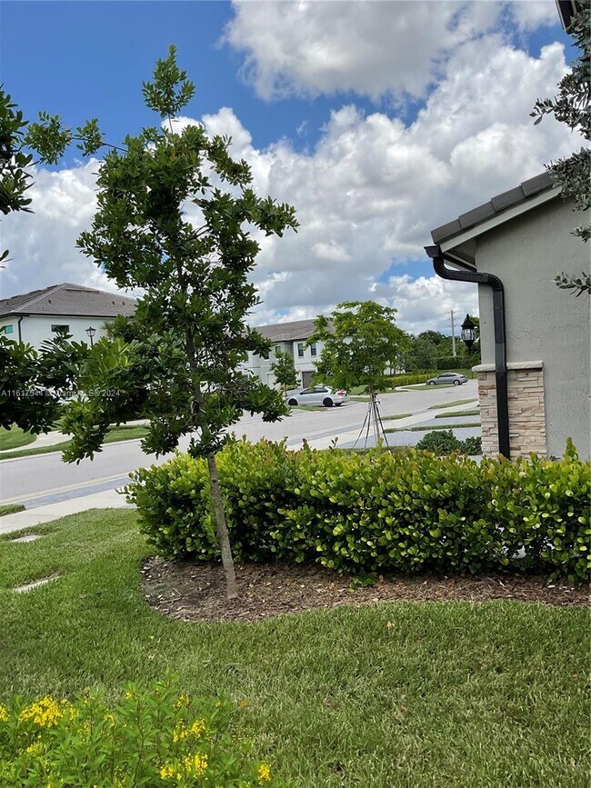 Photo - 4446 Appleton Cir E