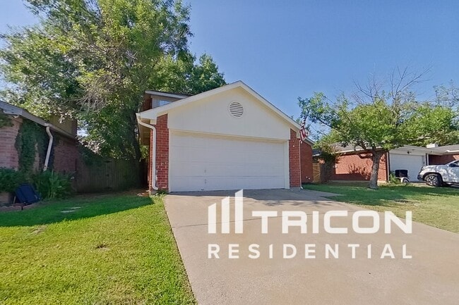 Building Photo - 404 Moss Hill Dr Rental