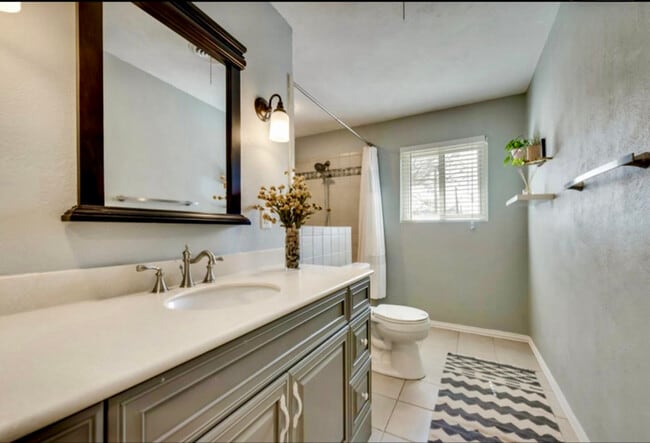 Photo - 4809 Blaney Ave