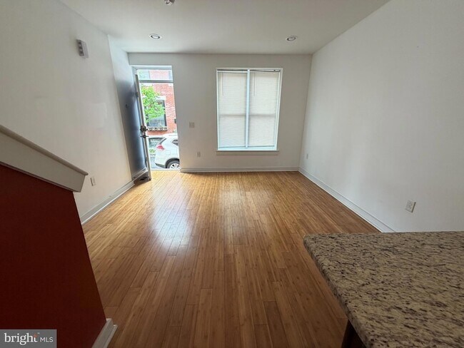 Photo - 3013 W Cabot St