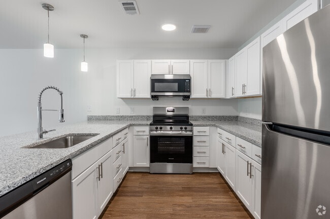 3BR, 2.5BA - 1,612SF - Kitchen - The Reserve at Jackson Highway