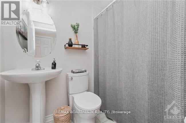 Photo - 121 Robson Ct Unit 1C