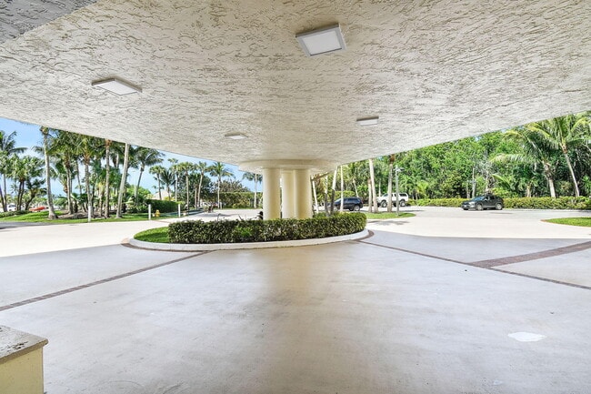 Photo - 221 NE Plantation Rd Unit 316