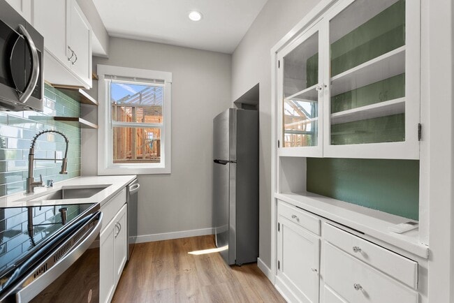 Photo - 717 W Spofford Ave Unit Apt 201