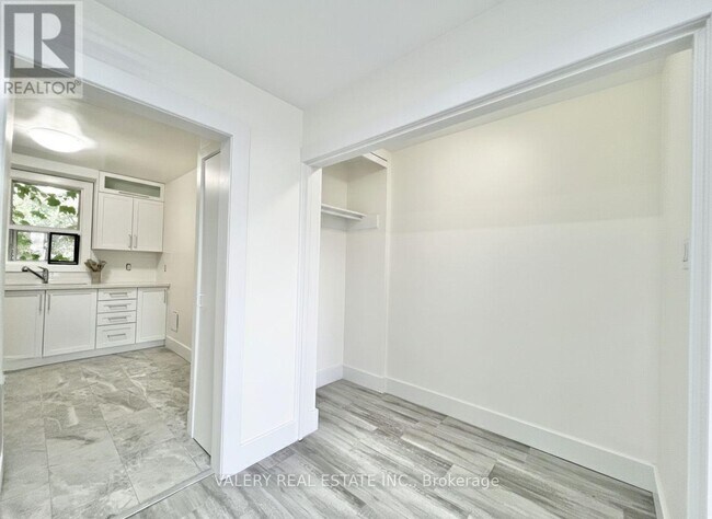 Photo - 15 Stavebank Rd S Unit 6