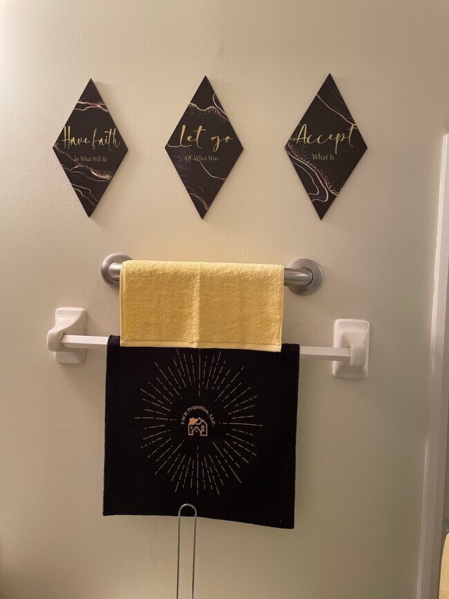 Photo - 4715 Kenross Dr